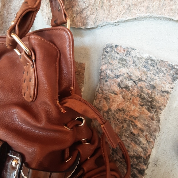 Large beautiful shoulder purse!!  👛 - Picture 6 of 8